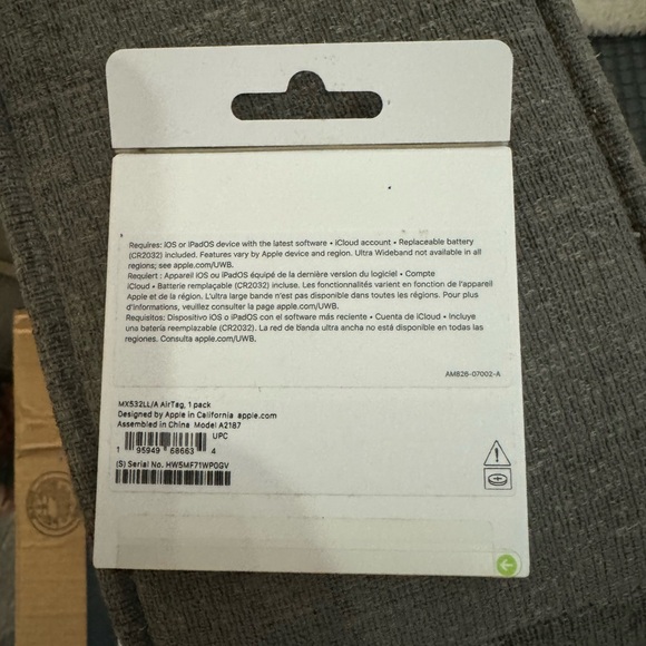NIB Apple Air tag - Picture 2 of 2